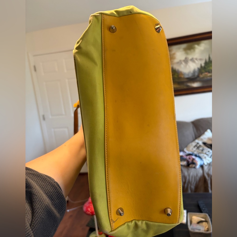 Rare Coach Yellow and Green Shoulder Bag with Soho Buckle and Turnlocks 9367 - Picture 5 of 12
